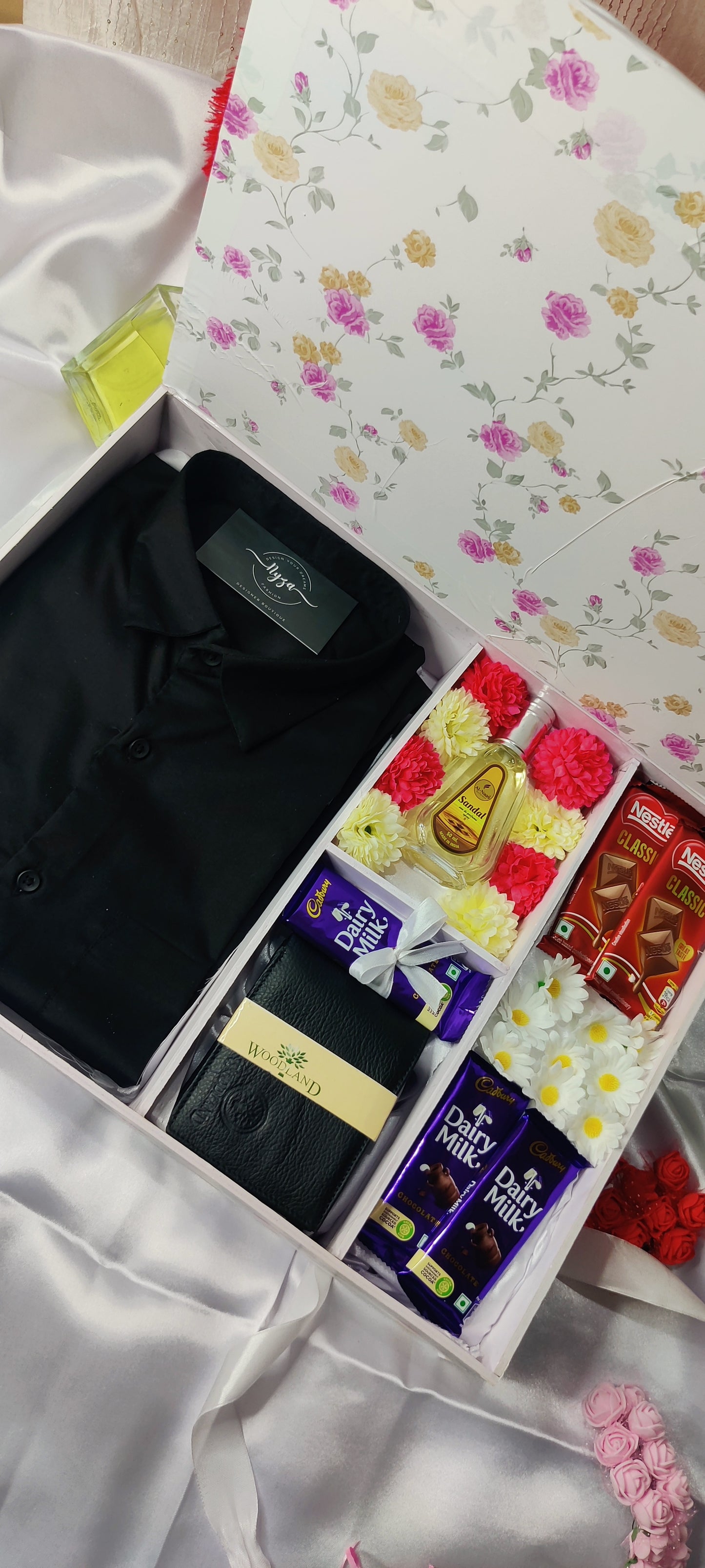 Elegant Wedding Gift Hamper