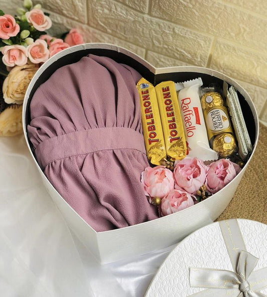 Women’s Heart-Shape Gift Hamper